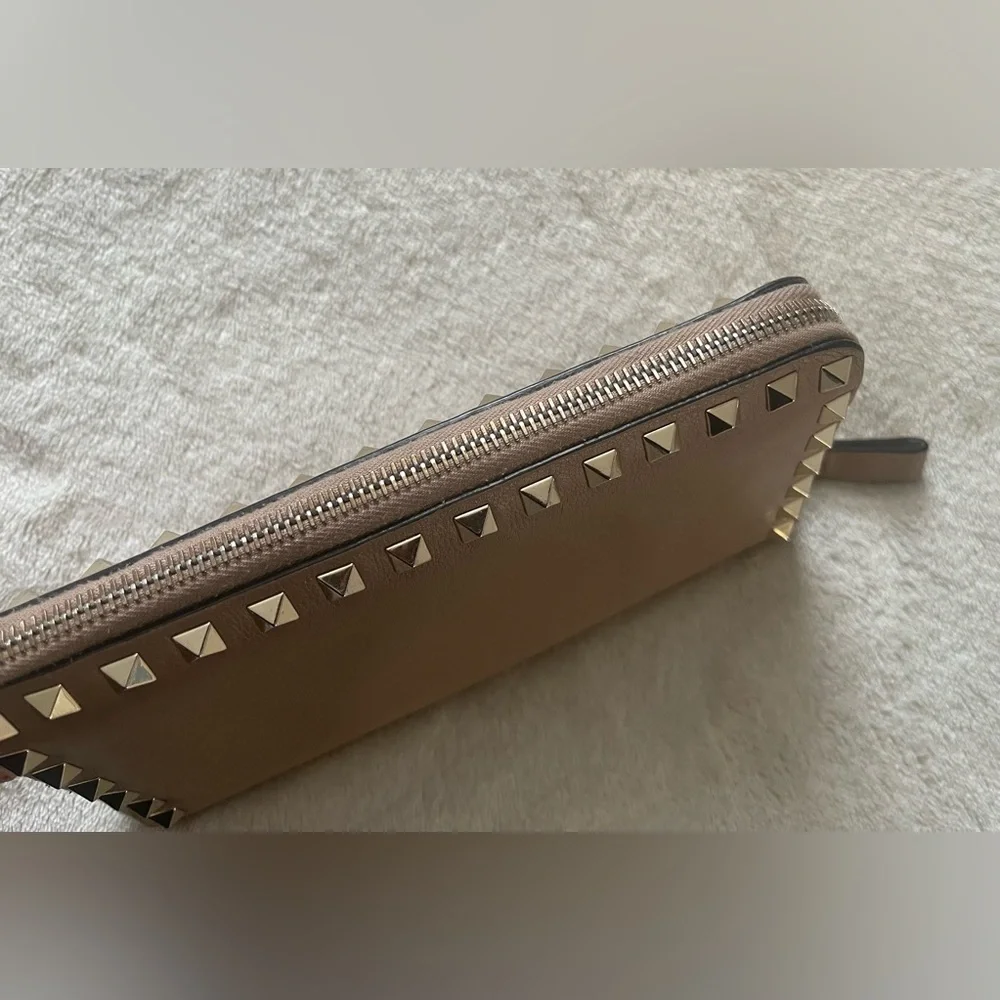 Valentino Garavani Rock Stud Pink Wallet with Gold Studs EUC - Picture 10 of 16